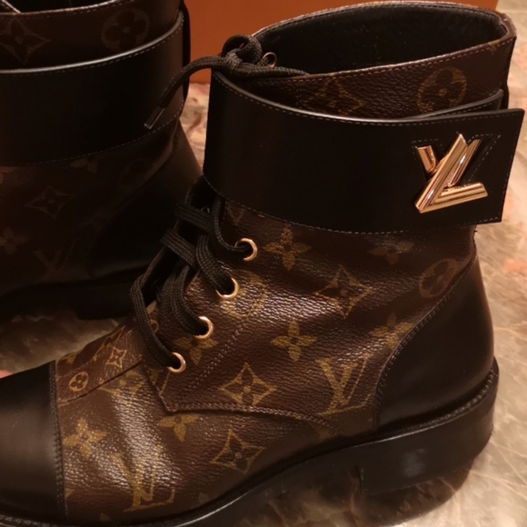 Authentic Louis Vuitton Logo Leather Boots - Picture 2 of 4